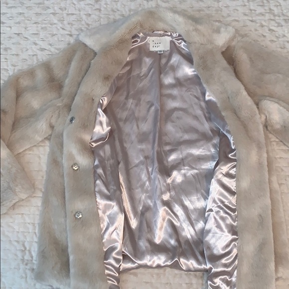 Faux Fur Coat - Picture 4 of 4